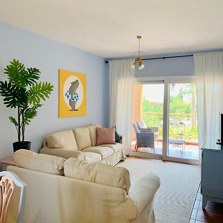 101 Hippo Apartment In Popular Regina Gardens Paphos Exterior photo