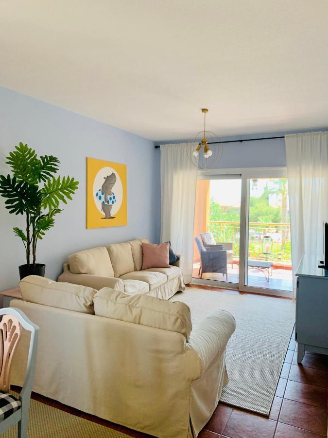 101 Hippo Apartment In Popular Regina Gardens Paphos Exterior photo